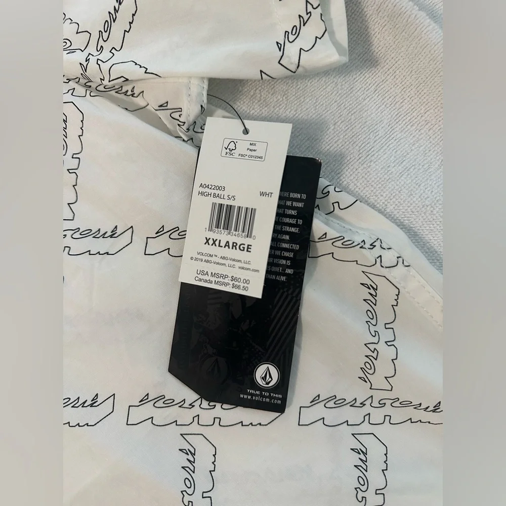 NWT Volcom Men’s High Ball Short Sleeve Button-Up Shirt - Size XXL‎